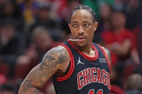 开云入口-德罗巴在公牛比赛中夺冠，比赛局势复杂引发热议！-开云入口