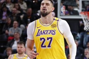 开云体育网址-东契奇爆冷击败加拿大队，关键助攻引爆全场！-开云体育网址